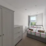 Spacious 3 Bedroom In London