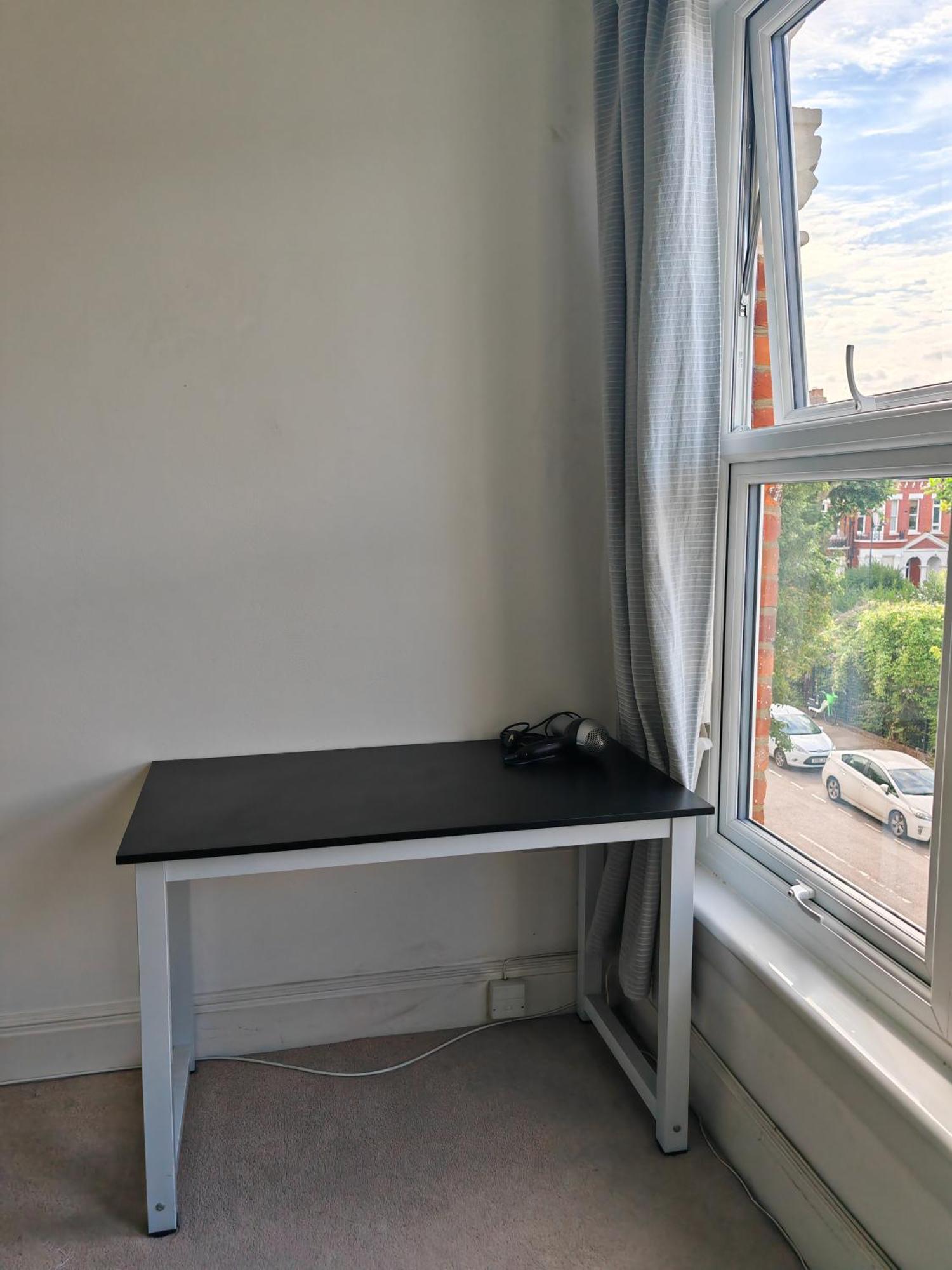 Spacious 3 Bedroom In Londres