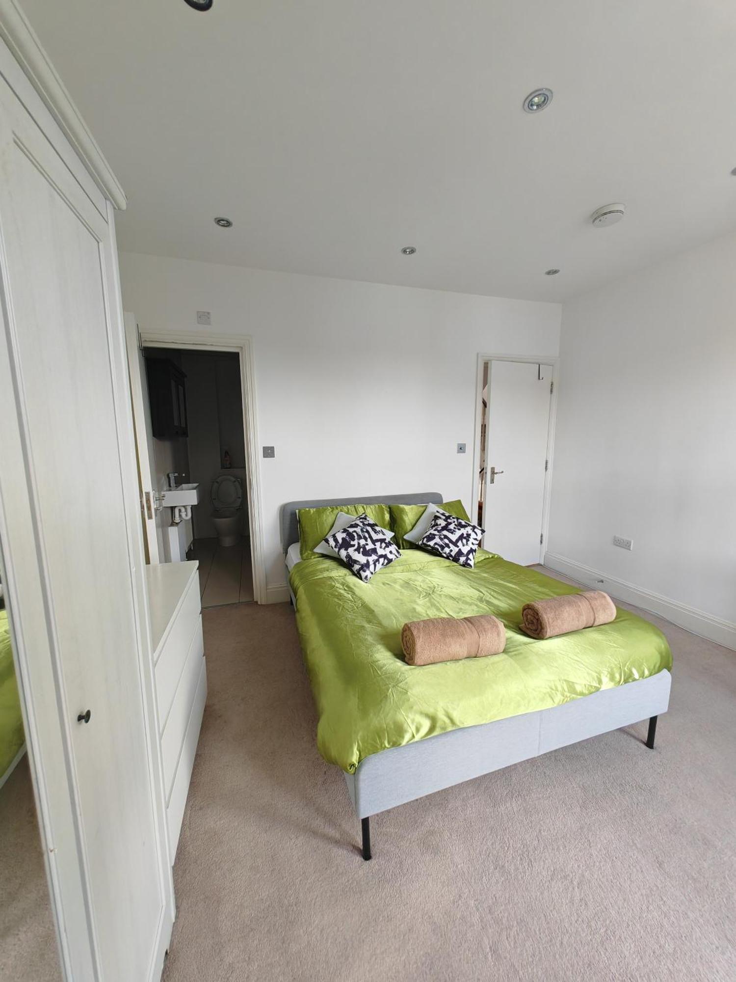 Spacious 3 Bedroom In *