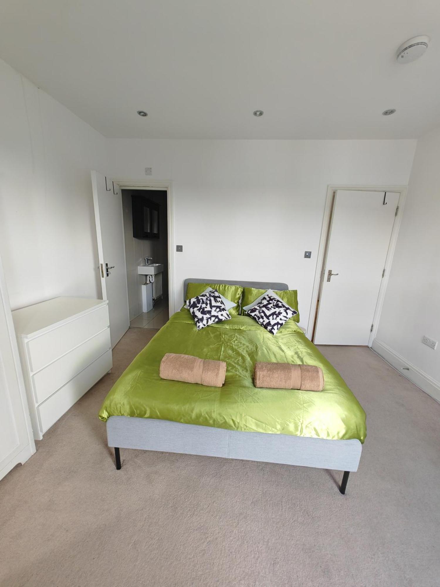 Spacious 3 Bedroom In * Londres